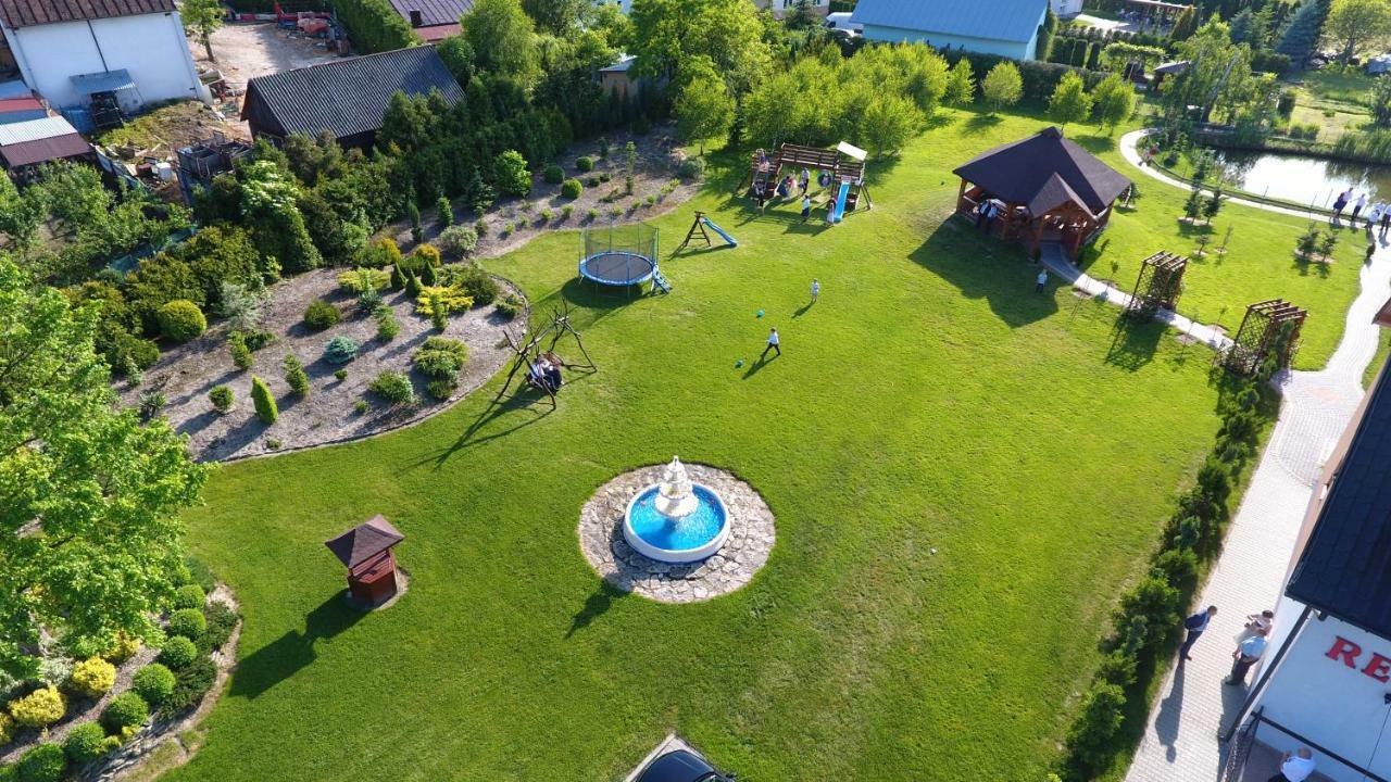 Hotel Restauracja Lorenzo Stopnica Экстерьер фото